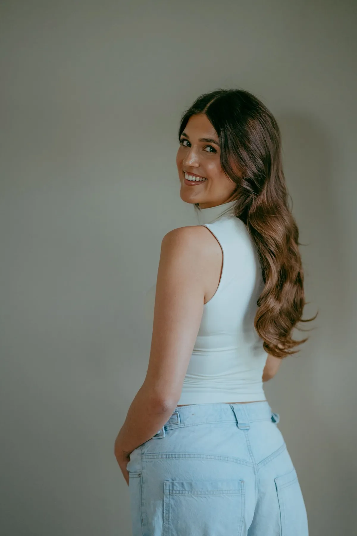 Brunette met volle golven